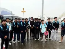 Sports Minister Mandaviya meets Arunachal Pradesh U-16 Team at Surat Airport