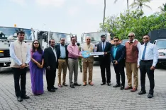 क्या लंका अशोक लेलैंड ने श्रीलंका में राहत के लिए 65 मिलियन रुपए की 7 यूटिलिटी गाड़ियां दान की?