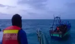 Sri Lankan Navy arrests 8 TN fishermen, seize two boats