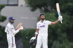 देवदत्त पड्डिकल का 121 गेंदों में शतक, जायसवाल शून्य पर आउट; कोलंबो वॉर्म-अप में भारत 199/4