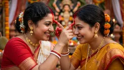सिंदूर खेला 2026: विजयादशमी पर 400 साल पुरानी बंगाली रस्म, पान के पत्ते से देवी को भावभीनी विदाई