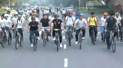 क्या संडे ऑन साइकिल के जरिए फिटनेस का संदेश दे रहे हैं खेल मंत्री मनसुख मांडविया?