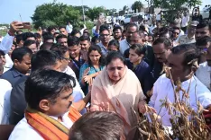 Sunetra Pawar visits drought-hit Nanded, vows direct relief for Maharashtra farmers