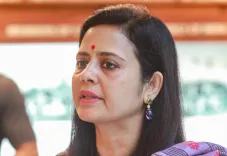 सुप्रीम कोर्ट ने महुआ मोइत्रा की वर्चुअल पेशी याचिका खारिज की, जस्टिस दत्ता बोले — 'अंडों से डर?'