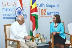 सूरत में CM भूपेंद्र पटेल ने सेशेल्स उच्चायुक्त से की बैठक, नवीकरणीय ऊर्जा और पर्यटन में निवेश पर चर्चा