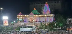 क्या सूरत में मां उमिया की भव्य महाआरती ने भक्ति और देशभक्ति का अनूठा संगम प्रस्तुत किया?