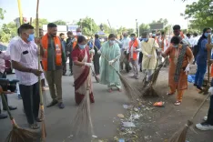 क्या स्वच्छता ही सेवा उत्सव में मंत्री भानुबेन बाबरिया ने सफाई अभियान में भाग लिया?
