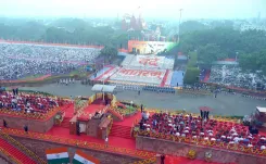 स्वतंत्रता दिवस 2026: लाल किले की प्राचीर से पहली बार गूंजेगा 'वंदे मातरम' का पूर्ण स्वरूप, सभी छह छंद