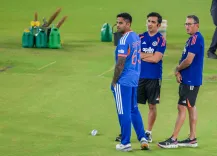 टी20 वर्ल्ड कप 2026: फाइनल से पहले कप्तान और हेड कोच ने लिया हनुमानजी का आशीर्वाद