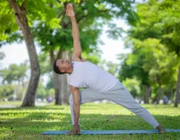 क्या नियमित त्रिकोणासन से तनाव और चिंता को अलविदा कहा जा सकता है?