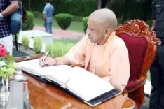 राजस्व मामलों में 'तारीख पर तारीख' बंद हो: CM योगी ने 5 साल पुराने केसों के निस्तारण के दिए सख्त निर्देश