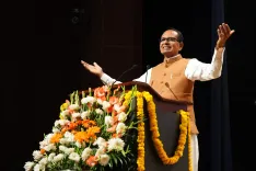 लखपति दीदी: ३ करोड़ का लक्ष्य पूरा, शिवराज सिंह चौहान ने दिलाया ६ करोड़ बनाने का संकल्प