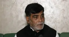 तेजस्वी यादव का राजभवन मार्च: एनडीए ने कहा 'सियासी नौटंकी', छात्रों से नहीं जोड़ा रिश्ता