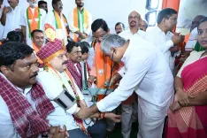 Telangana BJP chief Ramchander Rao ends hunger strike after health scare