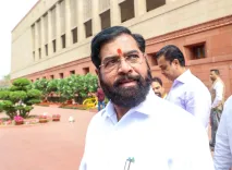 ठाणे होर्डिंग हादसा: उपमुख्यमंत्री एकनाथ शिंदे ने दिए सभी अवैध होर्डिंग हटाने और स्ट्रक्चरल ऑडिट के आदेश