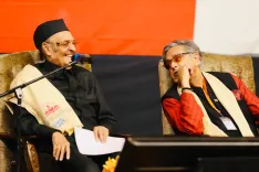 Tharoor Meets Dr. Karan Singh, Calls Him Incomparable Guide to Kashmir