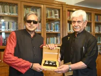 Tharoor Meets J&K LG Manoj Sinha in Srinagar