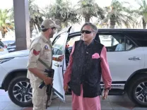Tharoor Returns to Delhi After J&K, Ladakh Tour