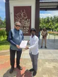 Tharoor Visits Keeladi, Urges Indians to Explore Tamil Heritage Site