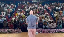 अनुपम खेर का रंगमंच: एक ऐसा आईना जहां संभावनाएं जीवित होती हैं