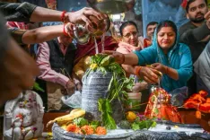Shravan 2nd Monday: Kanwariyas throng Shiva temples in UP, Uttarakhand