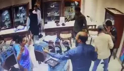 Armed robbery at PMJ Jewellery Karimnagar: 4 injured, manhunt underway