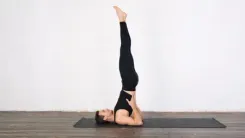 थायराइड से तनाव तक कई समस्याओं में लाभकारी होता है सर्वांगासन