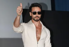 टाइगर श्रॉफ की गाड़ी पर फायरिंग: मुंबई पुलिस ने जुहू में बढ़ाई VIP सुरक्षा, मंत्री लोढ़ा बोले — दोषी नहीं बचेंगे