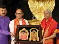 क्या तिरुमाला मंदिर में वित्त मंत्री निर्मला सीतारमण ने भगवान वेंकटेश्वर के दर्शन किए?