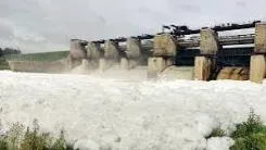 Toxic foam chokes South Pennai River near Kelavarapalli dam, farmers demand action