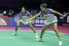 BWF वर्ल्ड चैंपियनशिप: त्रिशा-गायत्री ने जापानी जोड़ी को 21-16, 21-12 से हराकर क्वार्टर फाइनल में प्रवेश किया