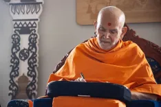 What Inspiring Message Did Mahant Swami Maharaj Share for Diwali?