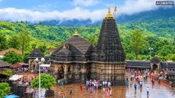 त्र्यंबकेश्वर: कुशावर्त कुंड में स्नान से पितृ दोष मुक्ति, विश्व में केवल यहीं होता है नारायण नागबलि अनुष्ठान