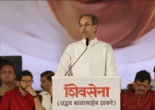 Uddhav Thackeray calls for regime change at Dussehra rally, slams Fadnavis over farm crisis