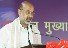 Bandi Sanjay Kumar aids road accident victims in Telangana's Siddipet