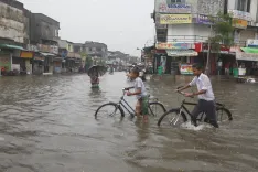 Are Unseasonal Rains Impacting Valsad? IMD Issues Heavy Rain Warning for Gujarat