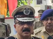 क्या लखनऊ के एडीजी सुजीत कुमार ने उन्नाव में दुर्गा पूजा और मिशन शक्ति की समीक्षा की?