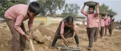 UP school kids allegedly forced to load sand in Banda; video viral