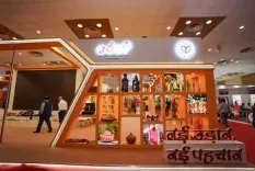 यूपीआईटीएस : खादी सिर्फ कपड़ा नहीं, आत्मनिर्भरता और सतत जीवनशैली का प्रतीक बनकर उभरा