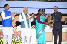 क्या राष्ट्रपति ने डीएमआरसी को ऊर्जा दक्षता में प्रदर्शन के लिए पुरस्कृत किया?