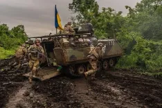 Has the US Adopted a Realistic Approach to the Ukraine Conflict While the EU Has Not?