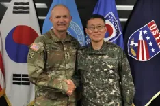 US, South Korean army chiefs discuss expanding exchanges between troops, military drills