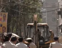 उत्तम नगर में युवक हत्या मामले में प्रशासन ने बुलडोजर कार्रवाई की, 7 गिरफ्तार