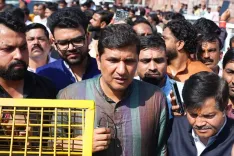 उत्तम नगर में सौरभ भारद्वाज की पुलिस से टकराव, तरुण के परिजनों से मिलने पर रोक