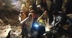 बुलंदशहर के छतारी में निर्माणाधीन मकान ढहा, मलबे से तीन लोग सुरक्षित बचाए गए