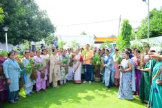 उत्तराखंड: सीएम धामी ने किया वृक्षारोपण, पर्यावरण संरक्षण का संदेश दिया