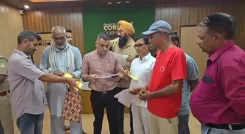 क्या उत्तराखंड के कॉर्बेट टाइगर रिजर्व की ईडीसी समितियों ने चेक लौटाए? भेदभाव का आरोप