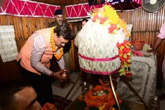गंगोत्री धाम पहुंचे मुख्य सचिव आनंद बर्द्धन, चारधाम यात्रा व्यवस्थाओं की समीक्षा की