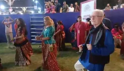 वडोदरा के लक्ष्मी विलास पैलेस में नवरात्र गरबा: 30 देशों के 160 विदेशी प्रतिनिधि झूमे