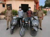 नोएडा पुलिस ने वाहन चोरी गैंग का भंडाफोड़ किया, दो गिरफ्तार; यमुना डूब क्षेत्र में छिपाते थे चोरी के वाहन